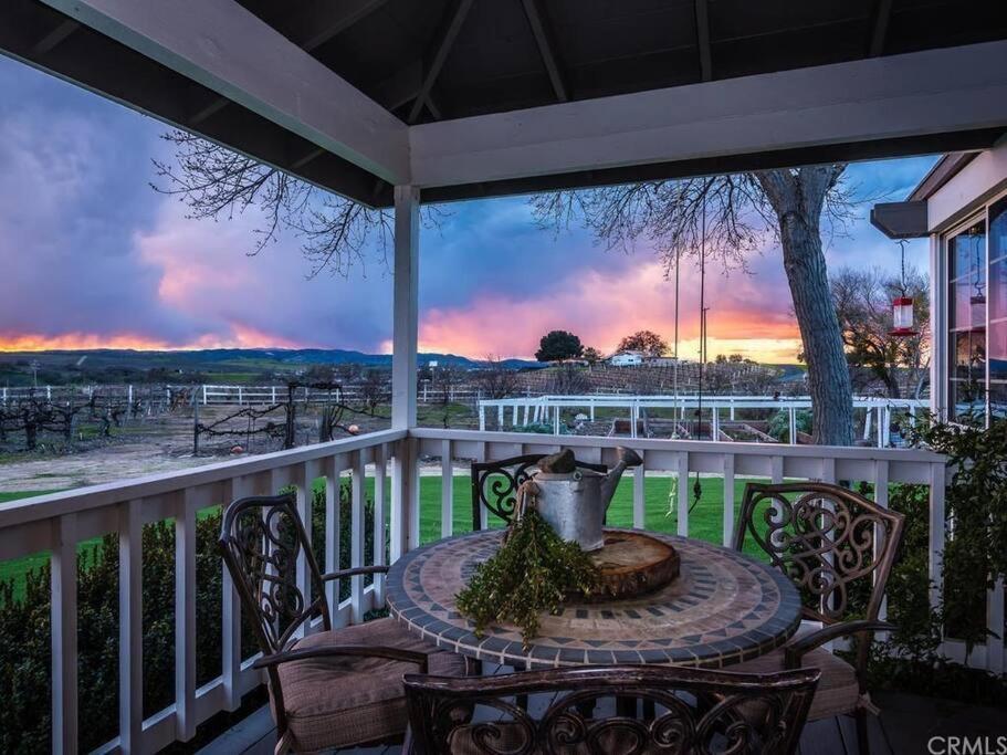 The Vineyard Farmhouse Villa Paso Robles Exterior photo