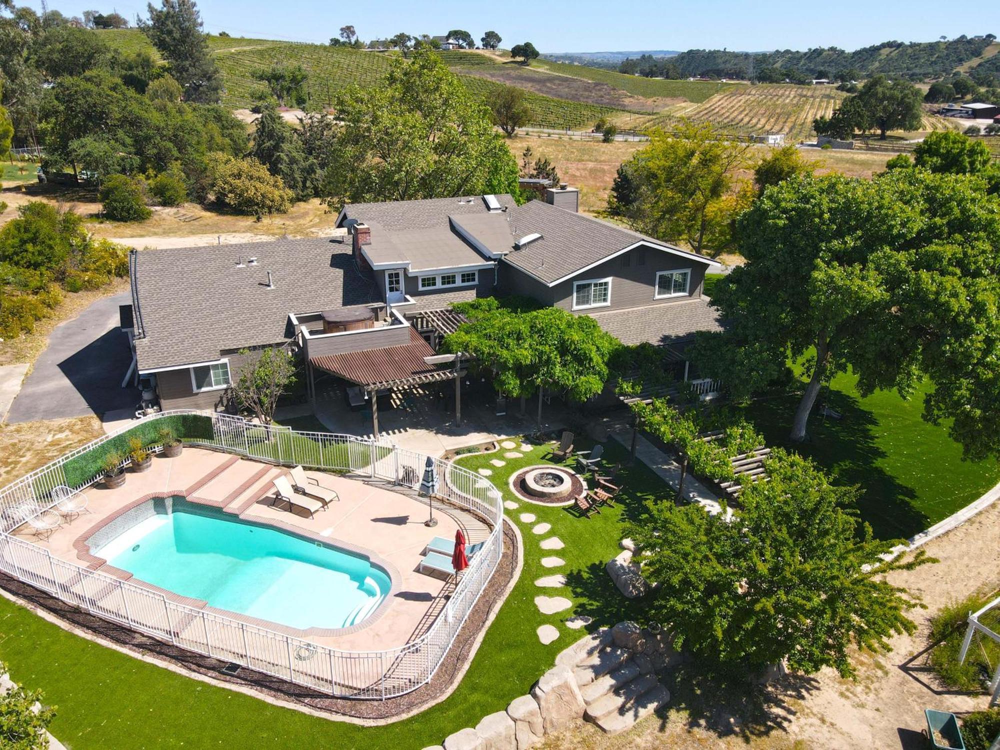 The Vineyard Farmhouse Villa Paso Robles Exterior photo
